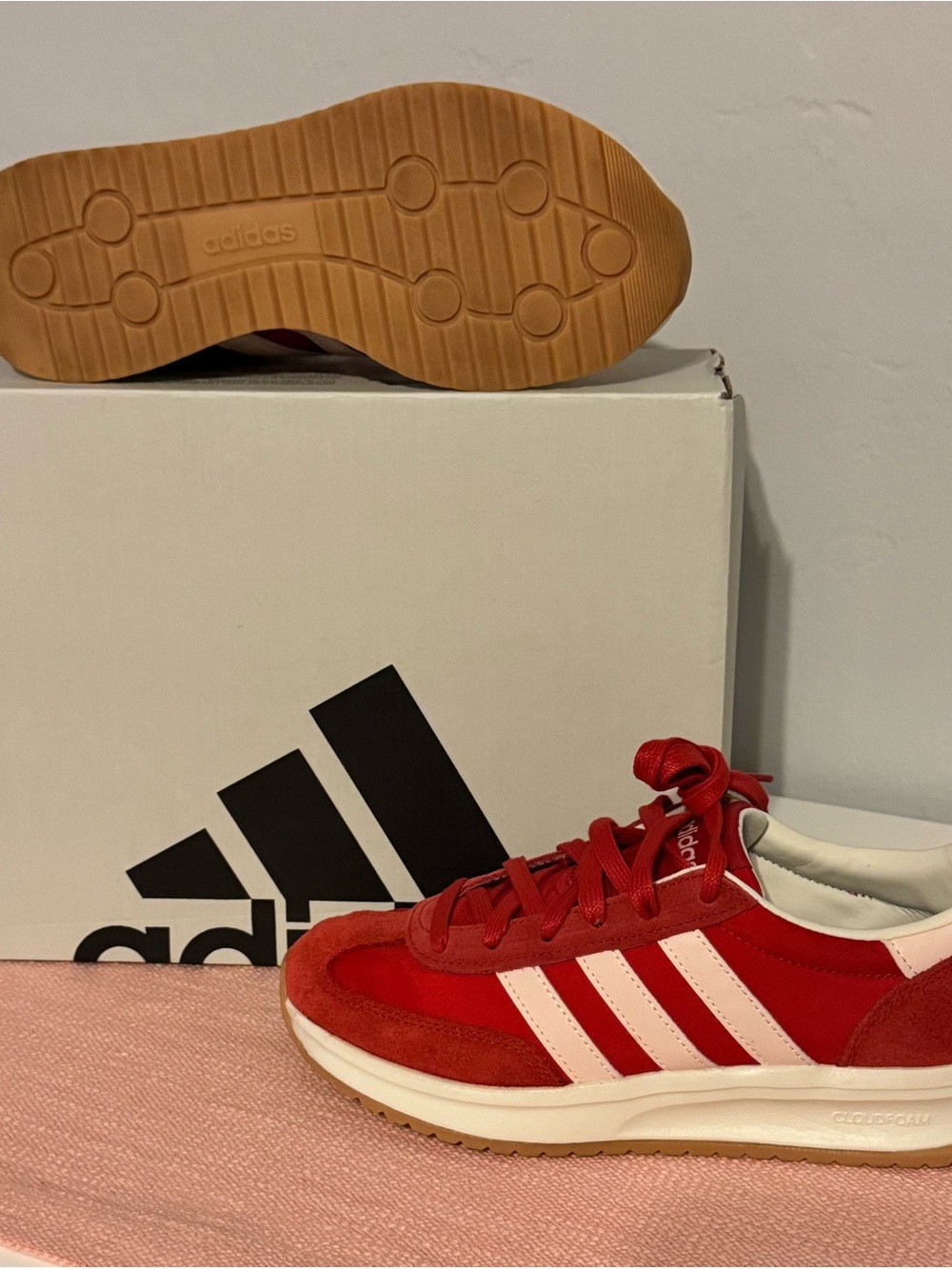 Adidas Run 70s 2.0 women’s sneakers worn once. Excellent condition - Picture 11 of 12